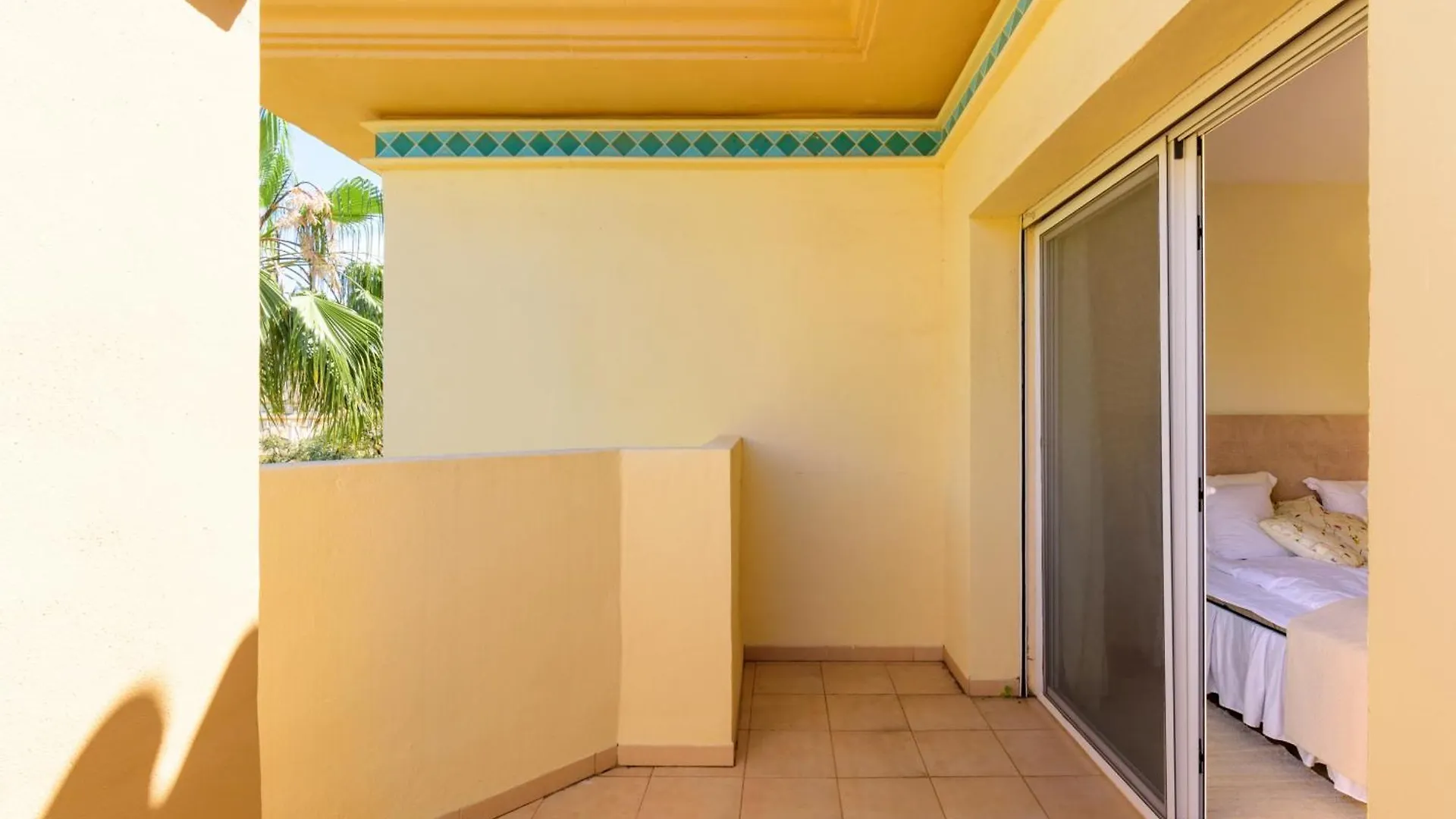 Elviria Hills Penthouse - Idyllic Golf & Sea View Oasis In Marbella Apartment