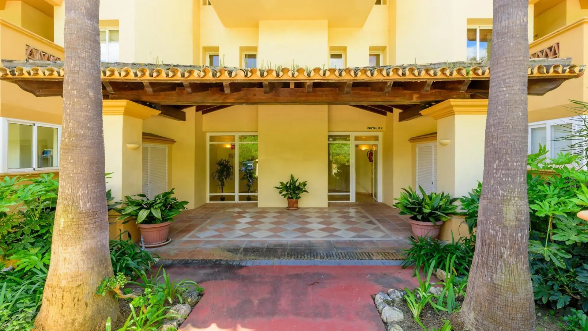 Elviria Hills Penthouse - Idyllic Golf & Sea View Oasis In Marbella Apartment