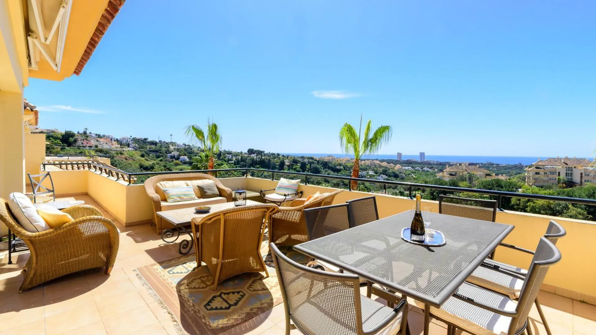 Elviria Hills Penthouse - Idyllic Golf & Sea View Oasis In Marbella Apartment