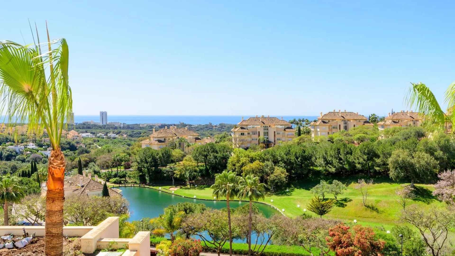 Elviria Hills Penthouse - Idyllic Golf & Sea View Oasis In Marbella Apartment