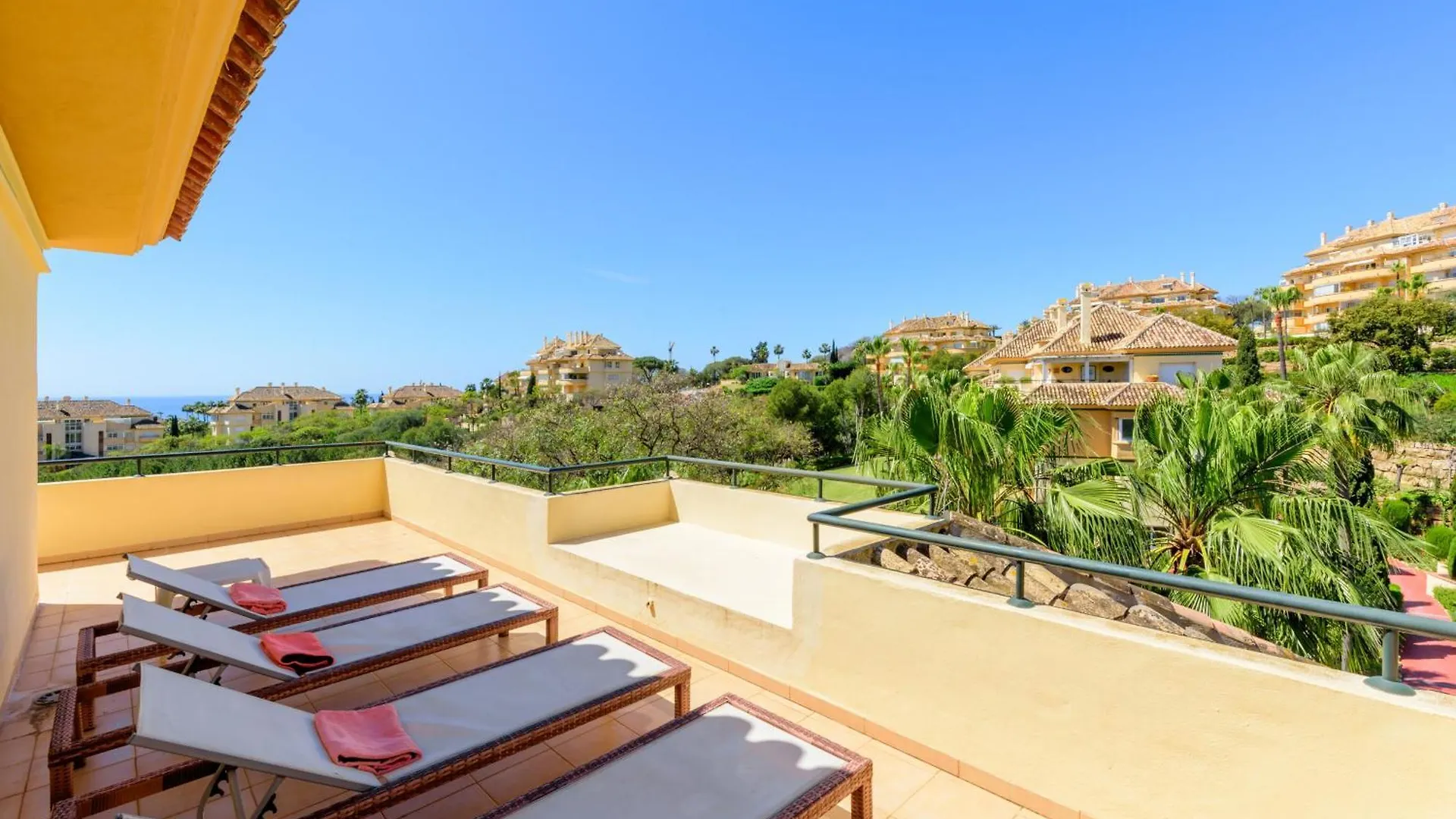 Elviria Hills Penthouse - Idyllic Golf & Sea View Oasis In Marbella Apartment 0*,