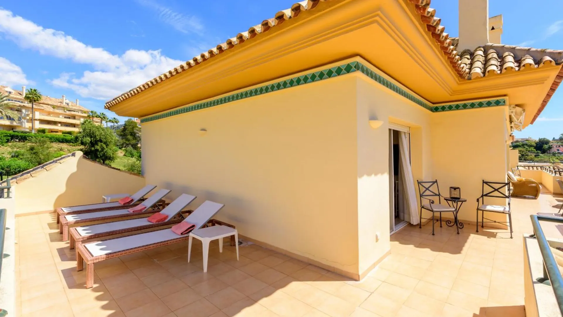 Elviria Hills Penthouse - Idyllic Golf & Sea View Oasis In Marbella Apartment