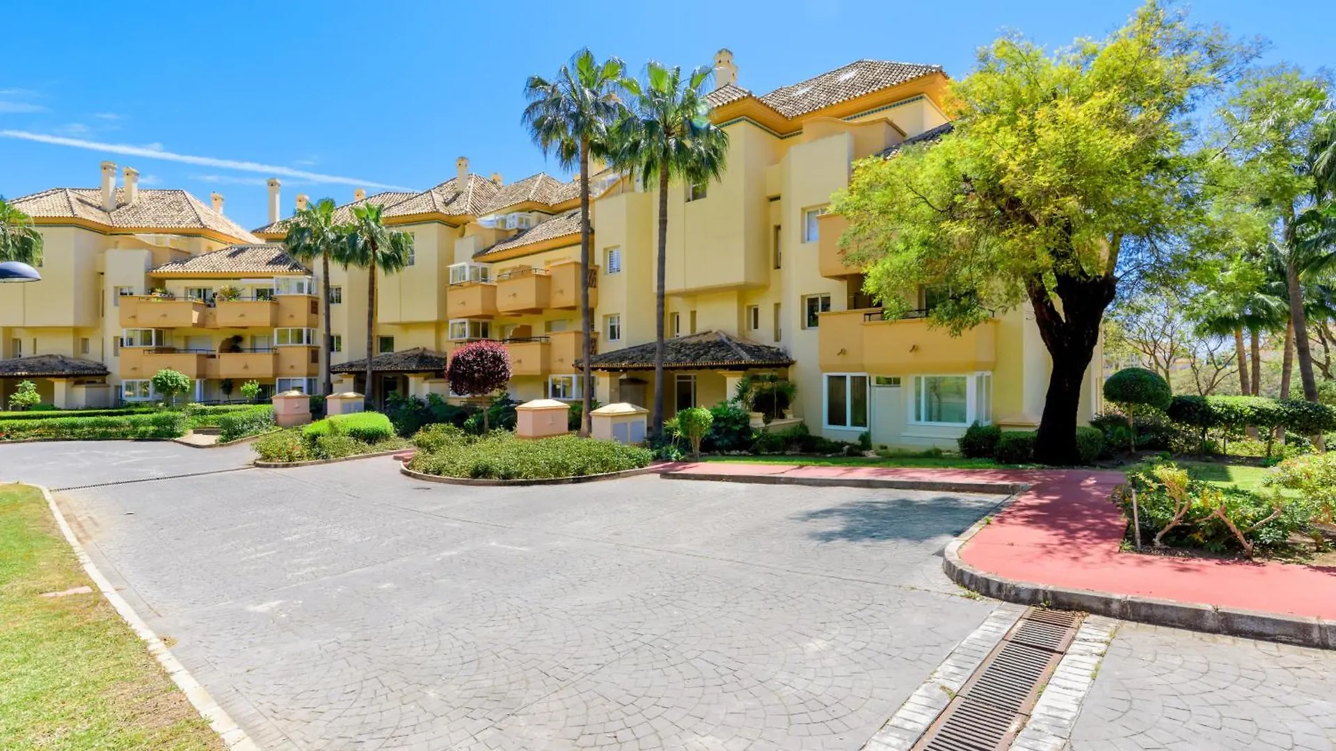 Elviria Hills Penthouse - Idyllic Golf & Sea View Oasis In Marbella Apartment